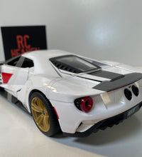 Maisto Ford GT 2021 Ford Heritage 1:18 Scale Diecast Model Car.