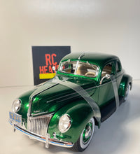 Maisto 1939 Ford Deluxe Coupe  1/18 Scale Diecast Model American Classic Car.