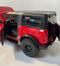 Maisto 2021 Ford Bronco Wildtrack Red 1/18 Scale Diecast Model Car.