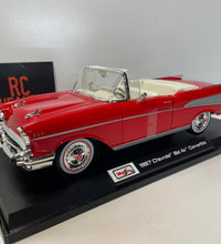 Maisto 1/18 Scale - 1957 Chevrolet Bel Air Concertible Diecast Model Car.