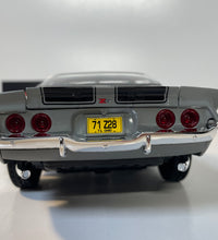 Maisto 1:18 Scale 1971 Chevrolet Camaro Diecast Model Car American Muscle Grey.