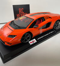 Maisto Lamborghini Countach LPI 800 - 4 1/18 Scale Diecast Model Car.