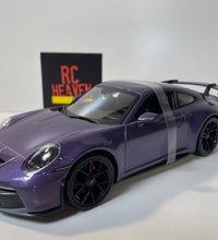 Maisto Diecast Model Special Edition 1:18 scale Porsche 911 GT3 Purple.