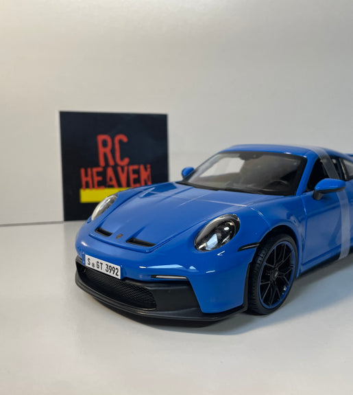 Maisto Diecast Model Special Edition 1:18 scale Porsche 911 GT3.