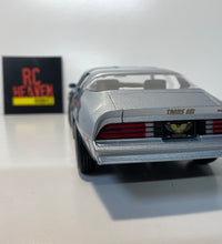 Maisto 1977 Pontiac Firebird Trans Am 1:18 Scale Die cast Model Car