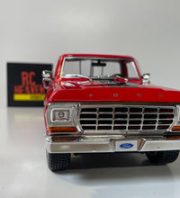 Maisto 1979 Ford F150 Pick Up 1/18 Scale Diecast Model American Muscle Car Red.