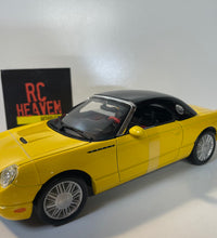 Maisto Ford Thunderbird 1/18 Scale Diecast Model Car Yellow.
