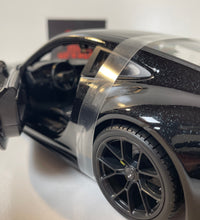 Maisto Diecast Model Special Edition 1:18 scale Porsche 911 GT3 Black.