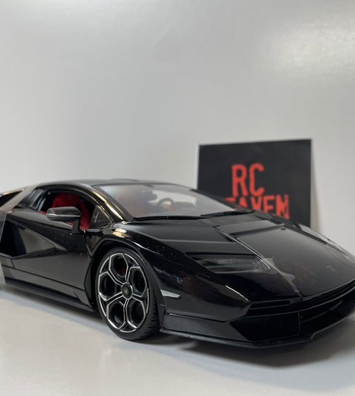Maisto Lamborghini Countach LPI 800 - 4 1/18 Scale Diecast Model Car.