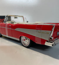 Maisto 1/18 Scale - 1957 Chevrolet Bel Air Concertible Diecast Model Car.