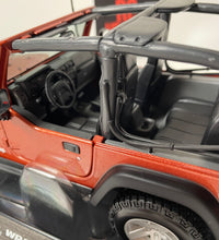Maisto Jeep Wrangler Rubicon 1/18 Scale Diecast Model American Muscle Car.