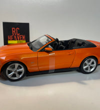 Maisto 2010 Ford Mustang GT Convertible 1/18 Scale Diecast Model Car Orange.