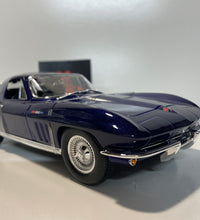 Maisto 1/18 Diecast Special Edition 1965 Chevrolet Corvette Metallic Purple Model Car.