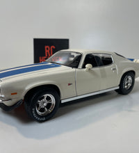 Maisto 1:18 Scale 1971 Chevrolet Camaro Diecast Model Car American Muscle