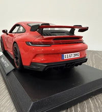 Maisto Diecast Model Special Edition 1:18 scale Porsche 911 GT3 Red.