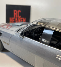 Maisto 1977 Pontiac Firebird Trans Am 1:18 Scale Die cast Model Car