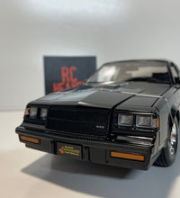 Maisto 1/18 Scale - 1987 Buick Grand National Diecast Model Car.