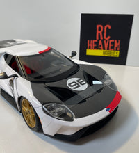 Maisto Ford GT 2021 Ford Heritage 1:18 Scale Diecast Model Car.