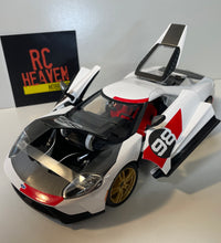 Maisto Ford GT 2021 Ford Heritage 1:18 Scale Diecast Model Car.