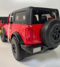 Maisto 2021 Ford Bronco Wildtrack Red 1/18 Scale Diecast Model Car.