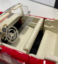 Maisto 1/18 Scale - 1957 Chevrolet Bel Air Concertible Diecast Model Car.