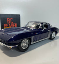 Maisto 1/18 Diecast Special Edition 1965 Chevrolet Corvette Metallic Purple Model Car.