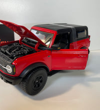 Maisto 2021 Ford Bronco Wildtrack Red 1/18 Scale Diecast Model Car.