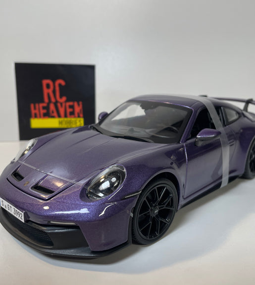 Maisto Diecast Model Special Edition 1:18 scale Porsche 911 GT3 Purple.