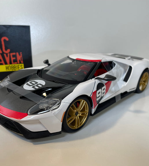 Maisto Ford GT 2021 Ford Heritage 1:18 Scale Diecast Model Car.