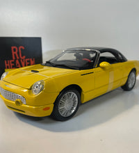 Maisto Ford Thunderbird 1/18 Scale Diecast Model Car Yellow.