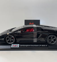 Maisto Lamborghini Countach LPI 800 - 4 1/18 Scale Diecast Model Car.