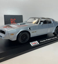 Maisto 1977 Pontiac Firebird Trans Am 1:18 Scale Die cast Model Car