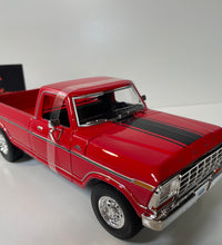 Maisto 1979 Ford F150 Pick Up 1/18 Scale Diecast Model American Muscle Car Red.