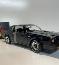Maisto 1/18 Scale - 1987 Buick Grand National Diecast Model Car.