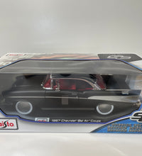 Maisto 1/18 Scale - 1957 Chevrolet Bel Air Coupe Diecast Model Car Custom Hot Rod.