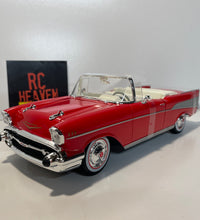Maisto 1/18 Scale - 1957 Chevrolet Bel Air Concertible Diecast Model Car.