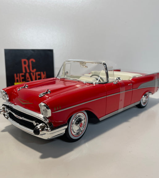 Maisto 1/18 Scale - 1957 Chevrolet Bel Air Concertible Diecast Model Car.