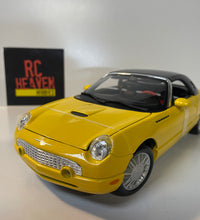 Maisto Ford Thunderbird 1/18 Scale Diecast Model Car Yellow.