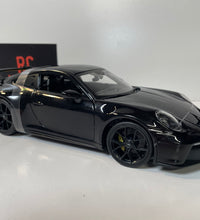 Maisto Diecast Model Special Edition 1:18 scale Porsche 911 GT3 Black.