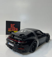 Maisto Diecast Model Special Edition 1:18 scale Porsche 911 GT3 Black.