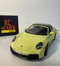 Maisto Porsche 911 Targa 4 GTS 992.2 1/18 Scale Diecast Model Car Super Car.