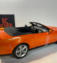 Maisto 2010 Ford Mustang GT Convertible 1/18 Scale Diecast Model Car Orange.