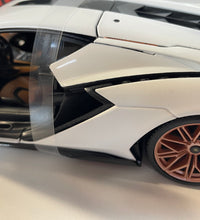 Maisto Lamborghini Sian FKP 37 1/18 Scale Diecast Model Car.