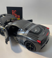 Maisto Ferrari 458 Speciale Metallic Grey 1:18 Scale Diecast Model Car.