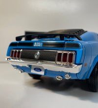 Maisto 1970 Ford Mustang Mach 1 - 1/18 Scale Diecast Model American Muscle Car.