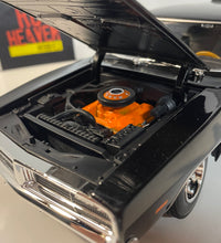 Maisto 1969 Dodge Charger R/T 1/18 Scale Diecast Model American Muscle Car.