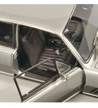 Classic Carlectables #18866 1/18 Holden LJ Torana XU1 Baroda Silver Diecast Model