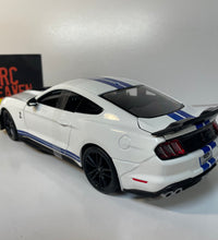 Maisto 2020 Mustang Shelby GT500 1/18 Scale Diecast Model American Muscle Car.