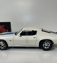 Maisto 1:18 Scale 1971 Chevrolet Camaro Diecast Model Car American Muscle