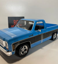 Maisto 1/18 Scale - 1974 Chevrolet C10 Cheyenne Super  - Blue & Black Diecast Model.